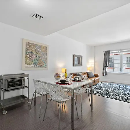 1 Bedroom Suite - Ocean Drive & 6Th Street.